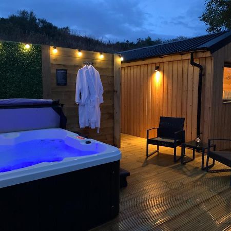 River Huts, Highland River Retreat With Hot Tub Inverness Eksteriør bilde