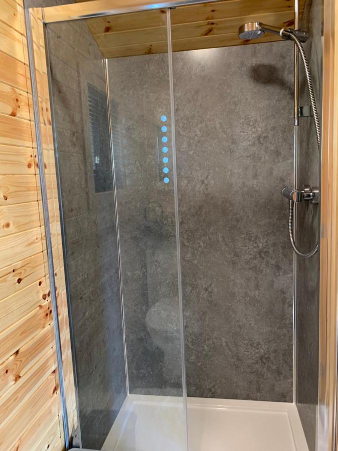 River Huts, Highland River Retreat With Hot Tub Inverness Eksteriør bilde