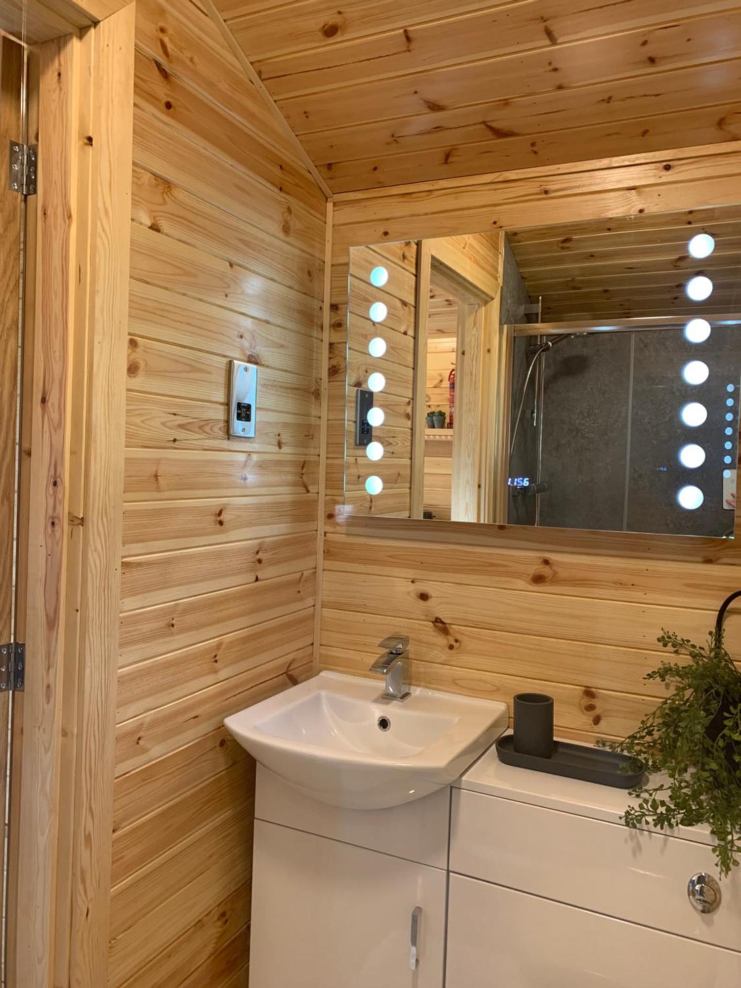 River Huts, Highland River Retreat With Hot Tub Inverness Eksteriør bilde